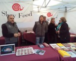 Slow Food Araba-Álava con su productos y productores en el Mercado de la Almendra de Vitoria-Gasteiz